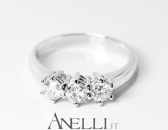 anello-trilogy-0-66-carati-f-if-1