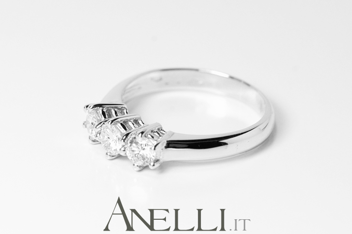 anello-trilogy-0-66-carati-f-if-3
