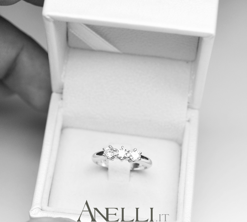 anello-trilogy-0-75-carati-diamanti-colore-d-purezza-if3