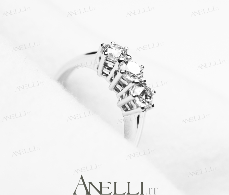 anello-trilogy-0-84-ct-d-vs1-1