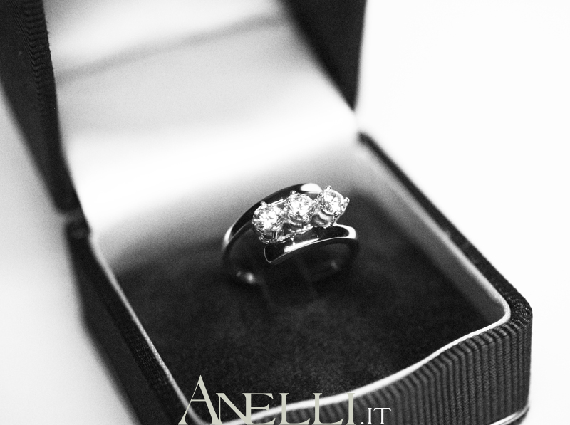 anello-trilogy-0-90-carati-g-vs1-6
