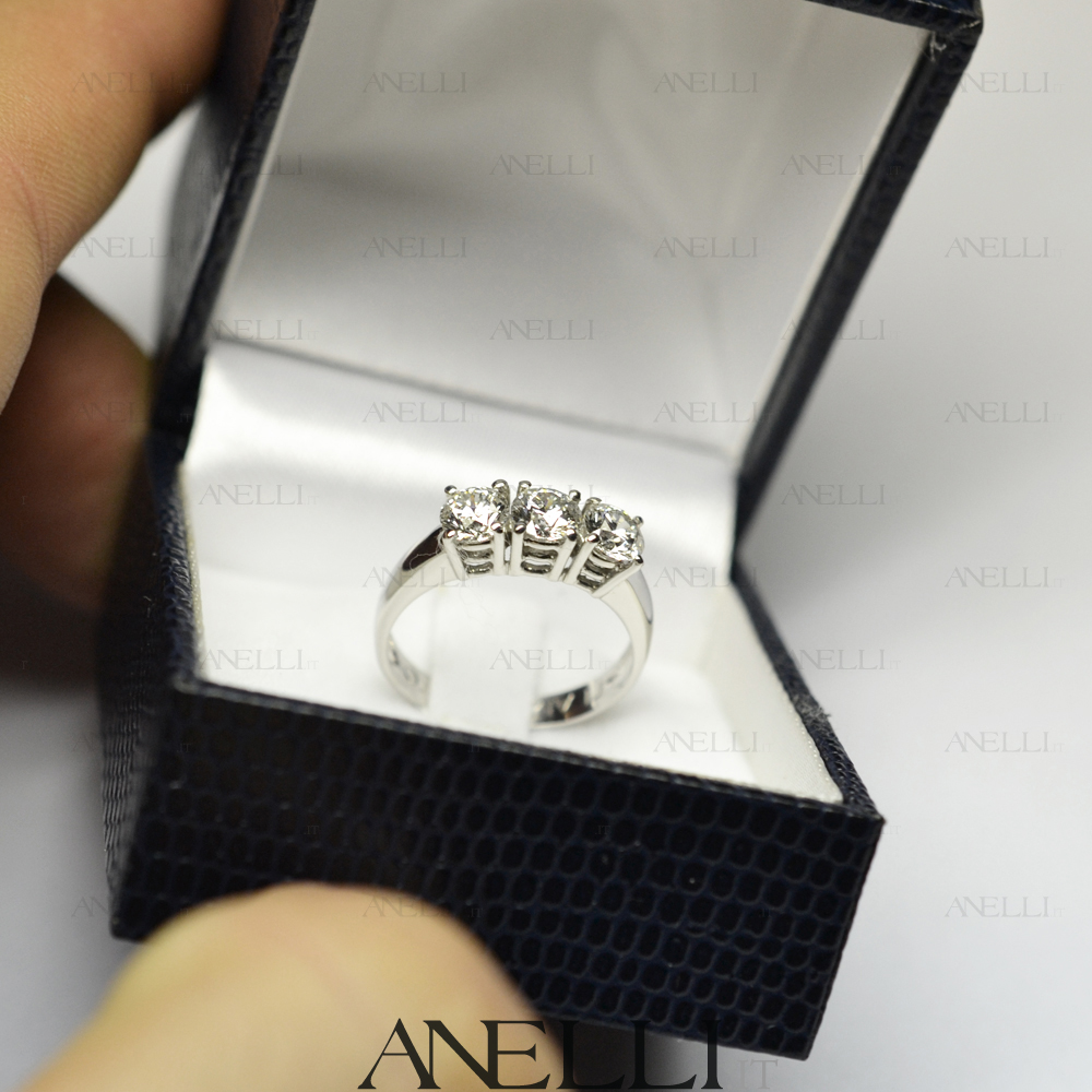 anello-trilogy-0-90-ct-colore-d-purezza-if-2