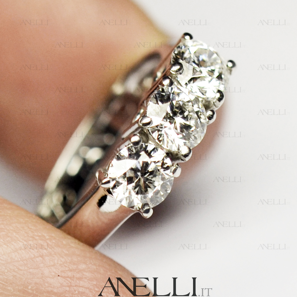 anello-trilogy-0-90-ct-colore-d-purezza-if-5