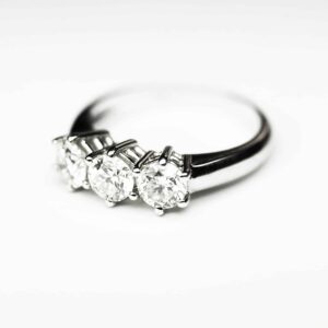anello-trilogy-1-carato-g-vvs1
