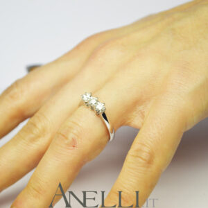 anello-trilogy-classico-0-60-ct-d-if-2