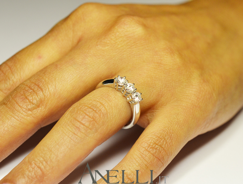 anello-trilogy-con-diamante-0-75-carati-e-if-3