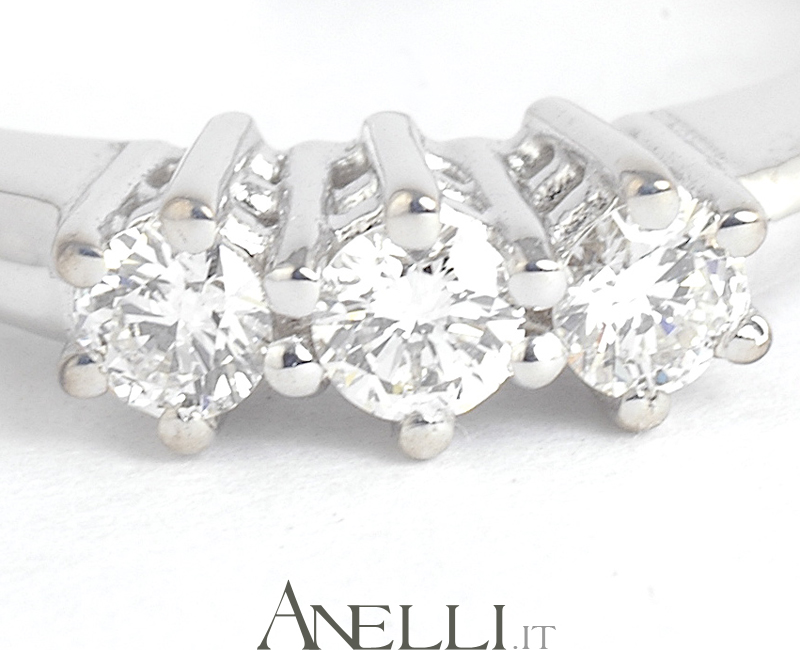 anello-trilogy-da-0-24-carati-colore-f-purezza-massima-3