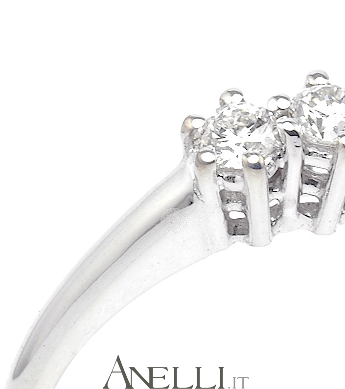anello-trilogy-da-0-24-carati-colore-f-purezza-massima-4