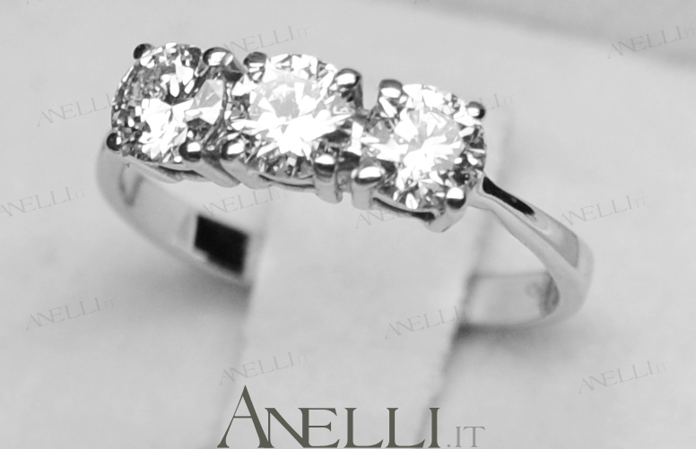 anello-trilogy-di-1-carato-e-vs1-0