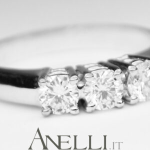 anello-trilogy-di-mezzo-carato-e-vvs1-1