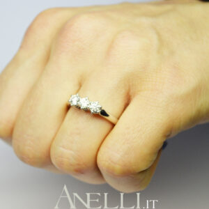 anello-trilogy-diamanti-0-60-carati-f-vvs1-2