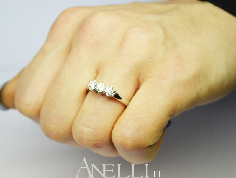 anello-trilogy-diamanti-0-60-carati-f-vvs1-2