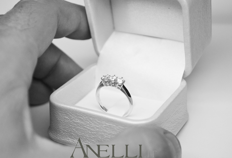 anello-trilogy-diamanti-0-60-carati-f-vvs1-3