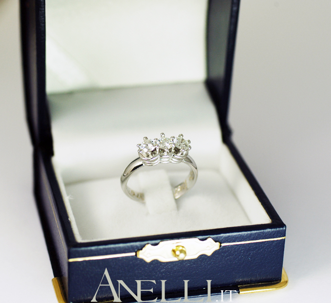 anello-trilogy-elegante-0-75-carati-f-vvs1-2_1