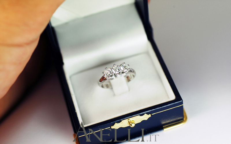 anello-trilogy-elegante-0-75-carati-f-vvs1-3_1