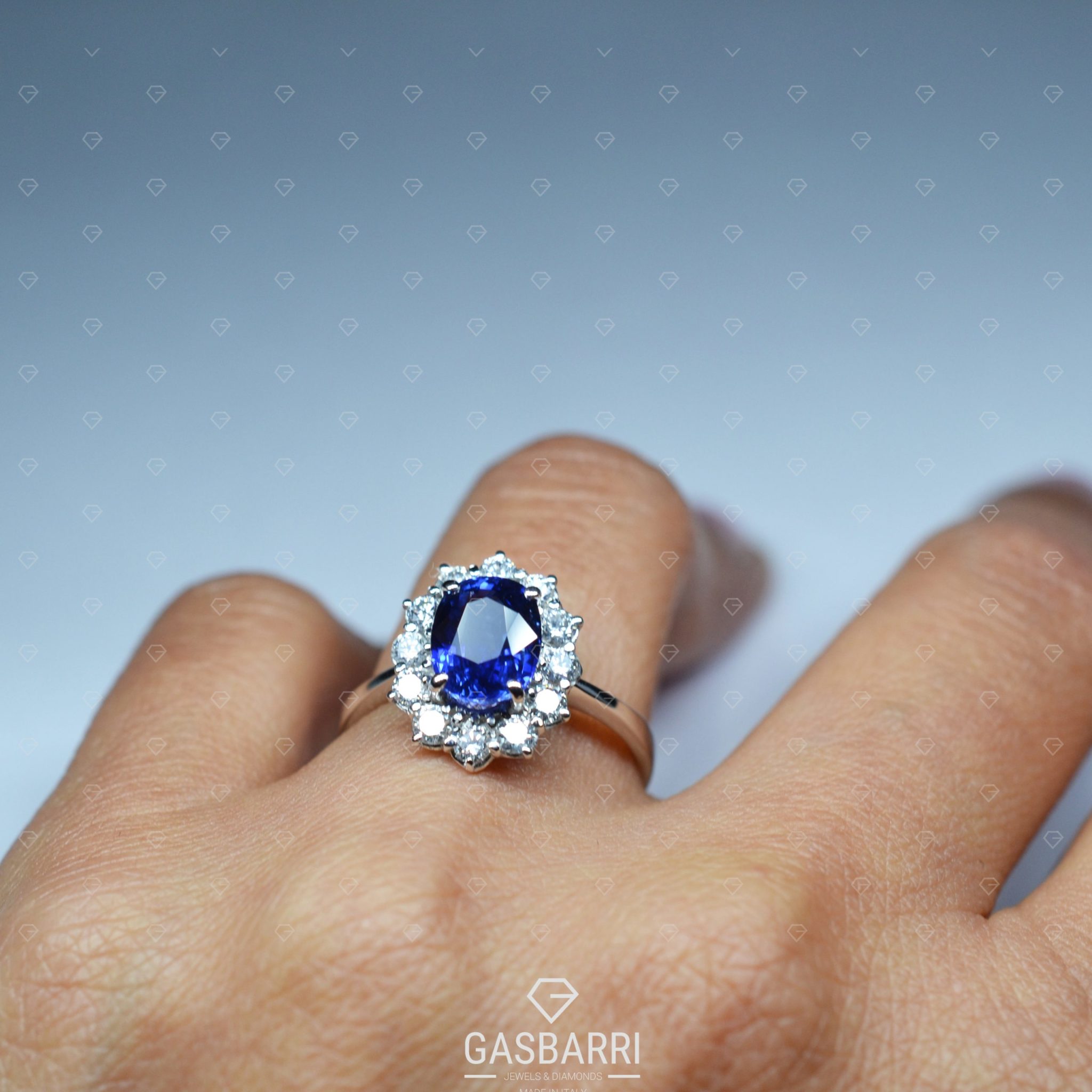anello-zaffiro-blu-e-diamanti-5