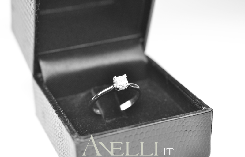 anello_con_diamante_princess_di_0_40_carati_f-vvs1-3
