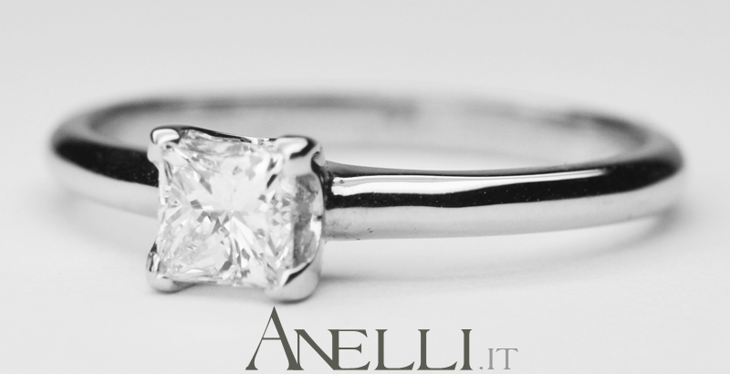 anello_con_diamante_princess_di_0_40_carati_f-vvs1-5