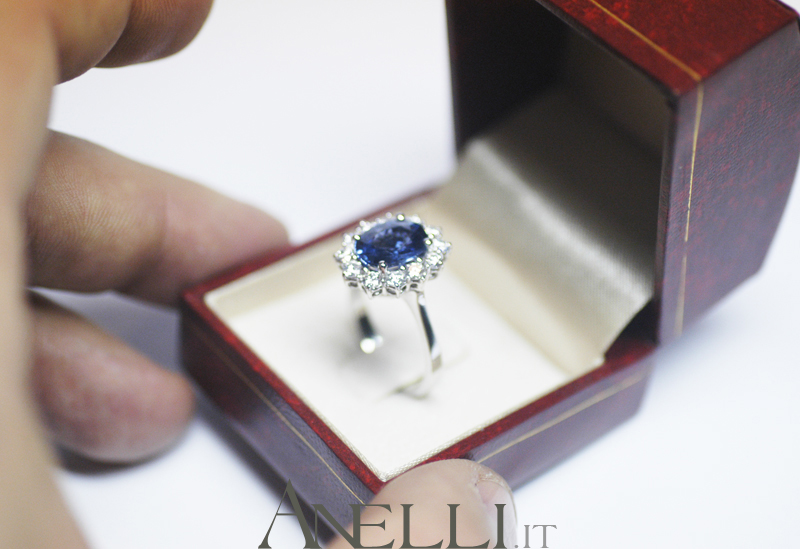 anello_con_zaffiro_naturale_di_5_carati-6
