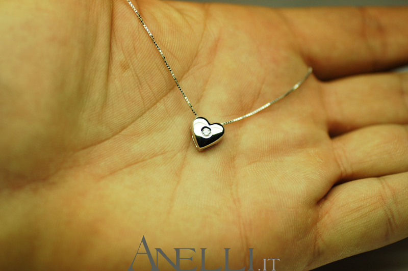 ciondolo-a-cuore-con-diamante-2