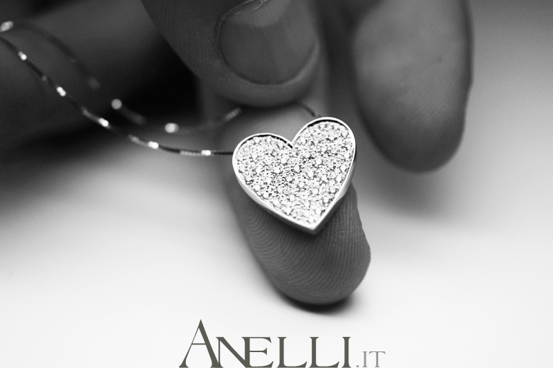 ciondolo-a-cuore-diamanti-3