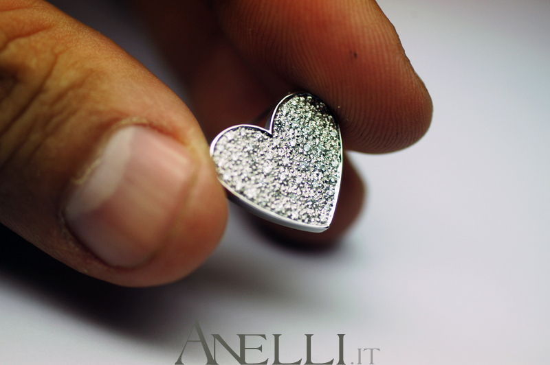 ciondolo-a-cuore-diamanti-4