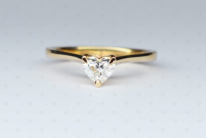 diamante-a-cuore-su-oro-giallo-1