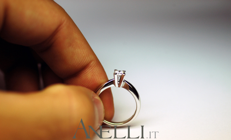 diamante-solitario-con-griffe-a-triangolo-g-vs1-3