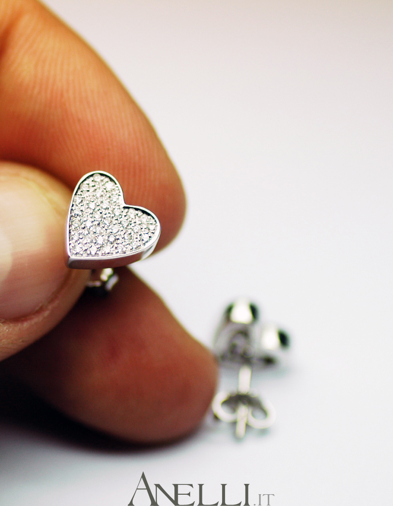 orecchini-con-cuori-a-pave-di-diamanti-6