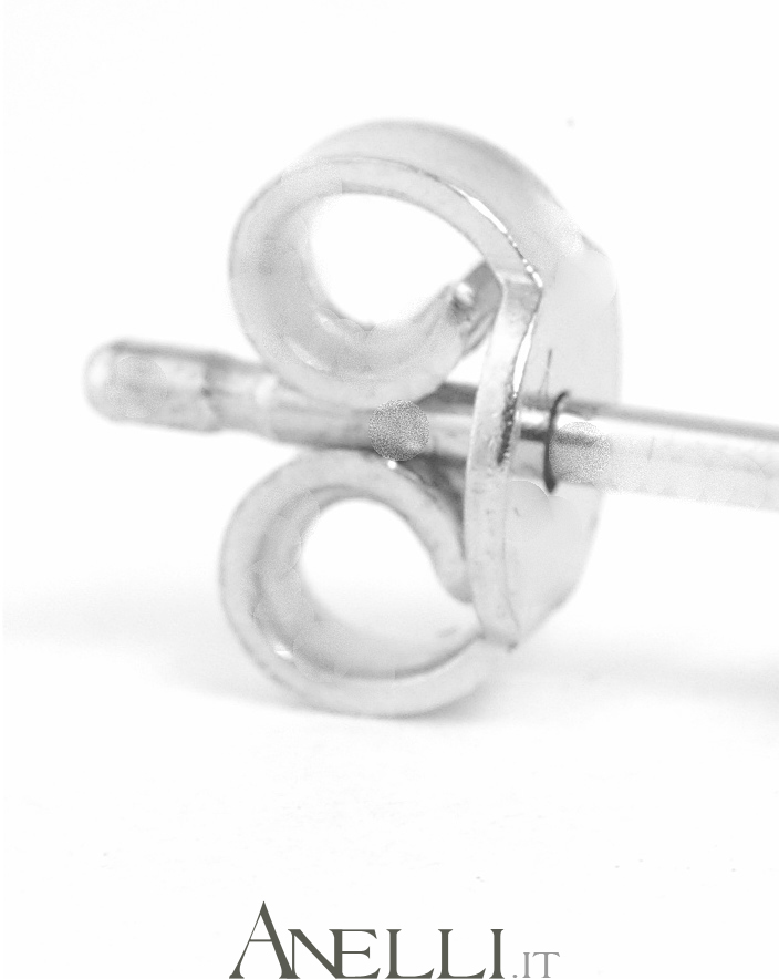 orecchini-punto-luce-con-diamanti-5