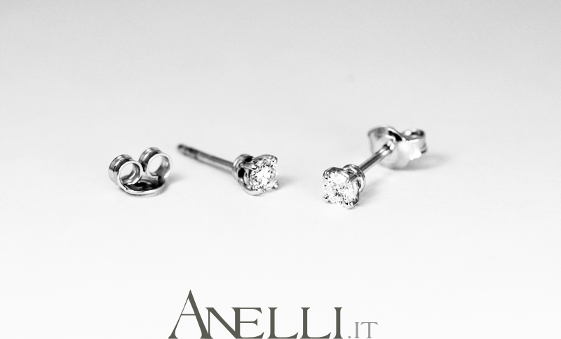 orecchini-punto-luce-di-diamanti-0-30-carati-f-vvs1-2_1