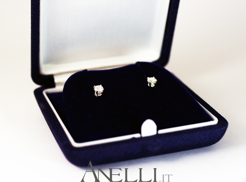 orecchini-punto-luce-di-diamanti-0-30-carati-f-vvs1-3_1