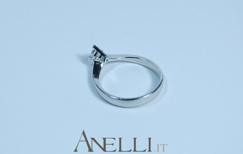 solitario-a-cuore-con-diamante-da-0-30-carati-h-vs2-13