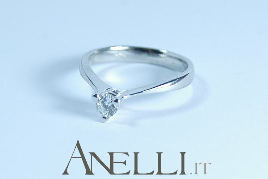 solitario-a-cuore-con-diamante-da-0-30-carati-h-vs2-2