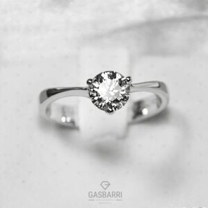 solitario a cuore con diamante di 0,90 carati F-VS1-1