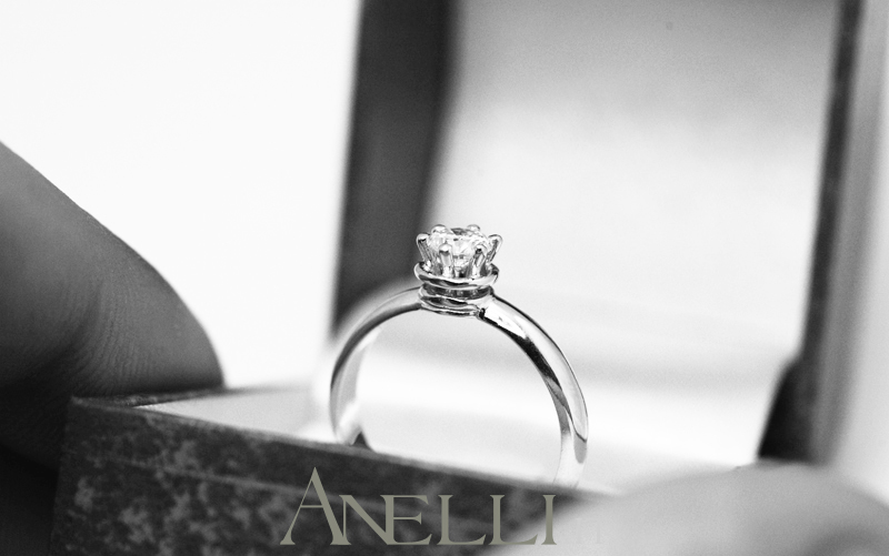 solitario-con-diamante-0-40-carati-colore-f-purezza-vvs1-1_1