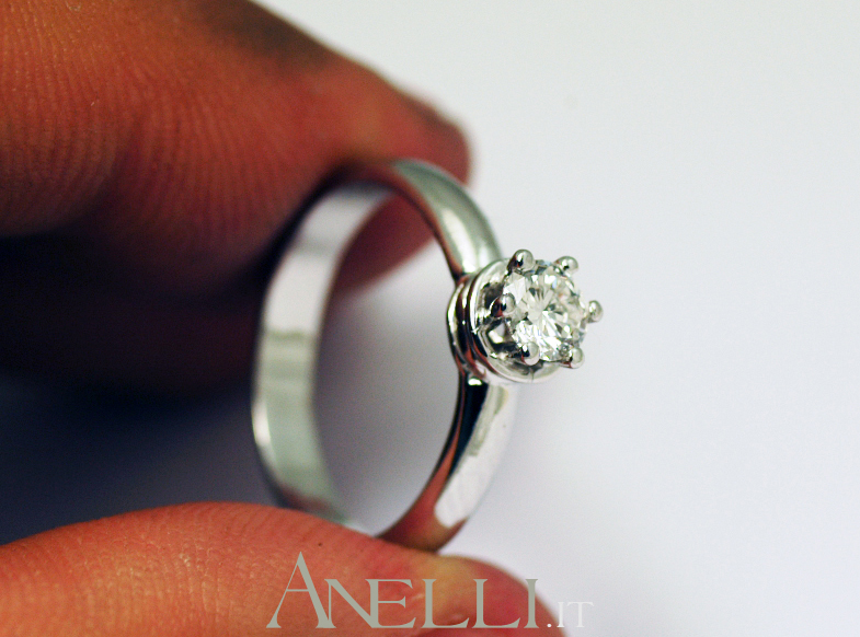 solitario-con-diamante-0-40-carati-colore-f-purezza-vvs1-8_1