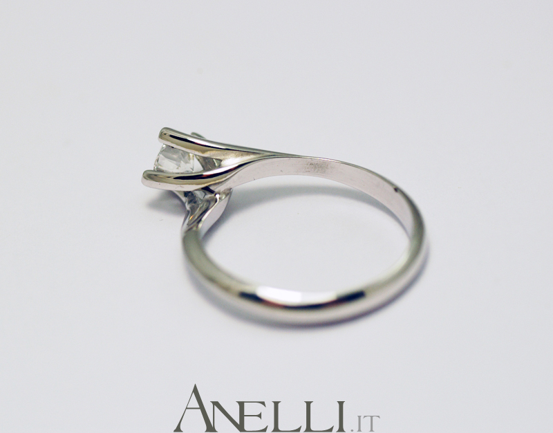 solitario-con-diamante-0-40-carati-h-vs2-4