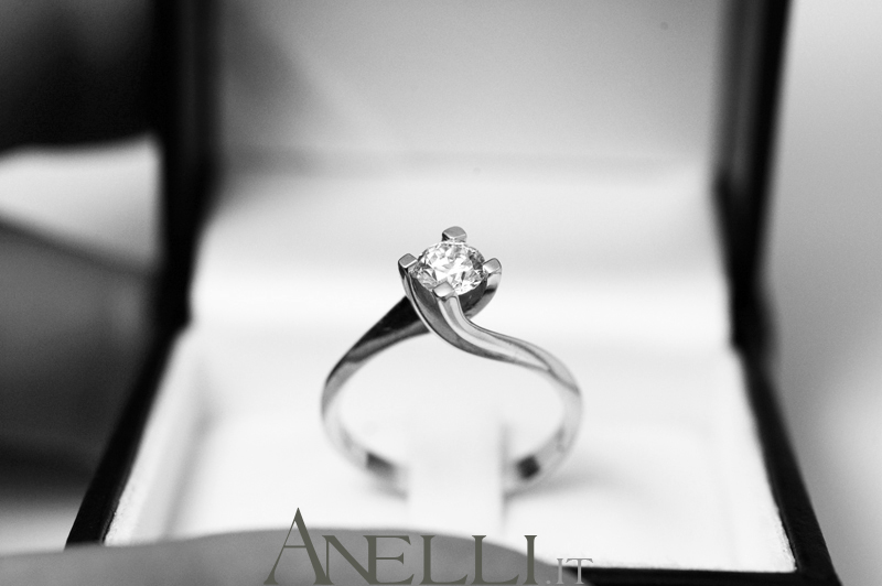solitario-con-diamante-0-40-carati-h-vs2-5