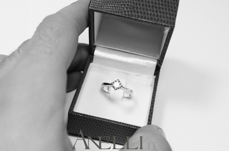 solitario-con-diamante-da-0-70-carati-colore-d-purezza-vs1-8
