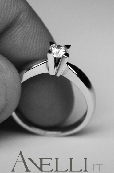 solitario-con-diamante-di-mezzo-carato-f-vvs1-1