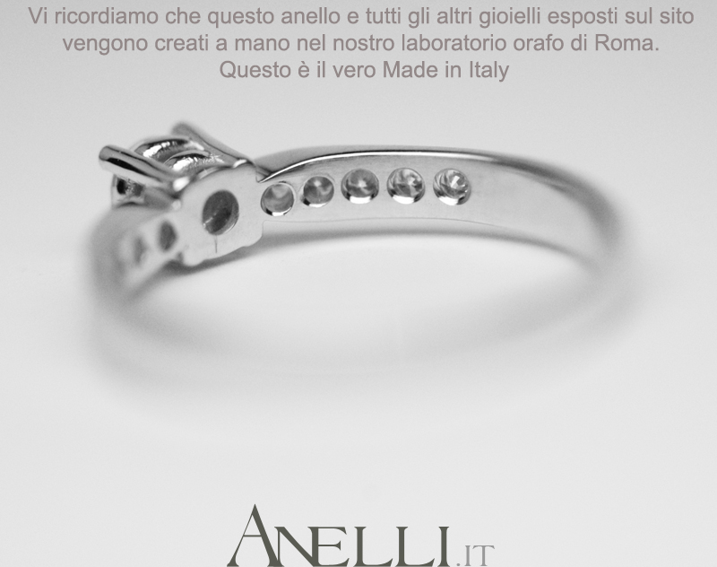 solitario-da-fidanzamento-con-diamanti-laterali-1414