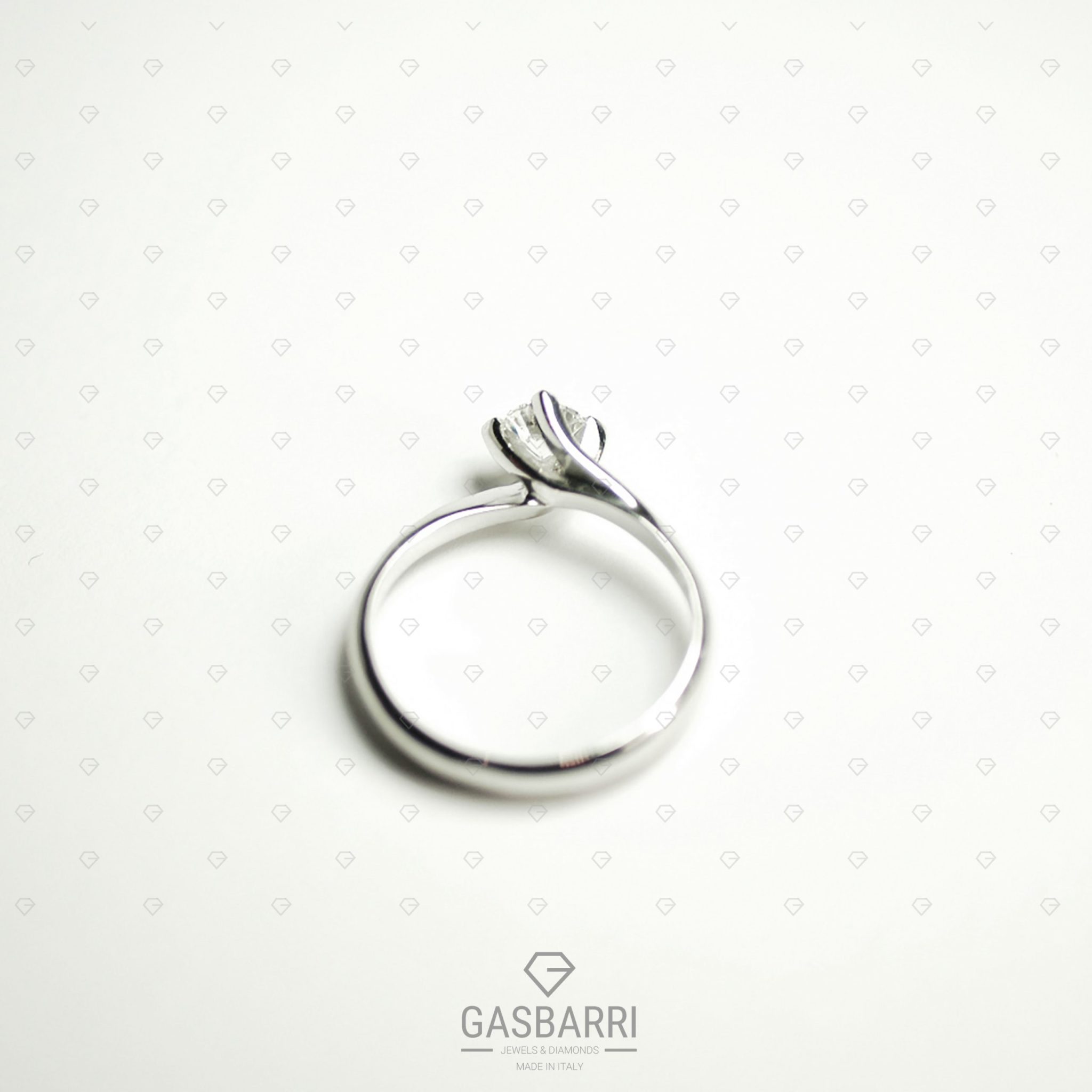 solitario-in-oro-con-diamante-0-60-ct-d-if-5