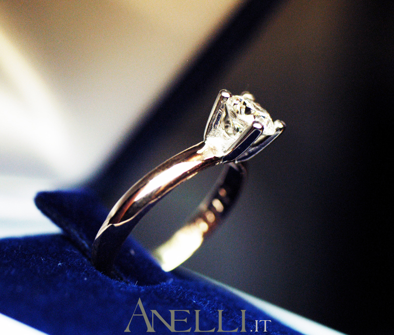 solitario-in-oro-rosa-con-diamante-di-mezzo-carato-2