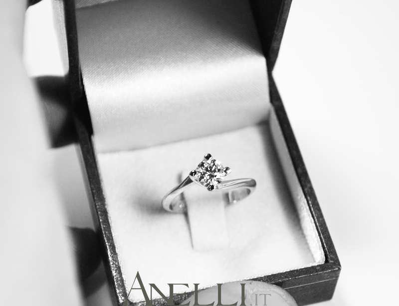 solitario-valentino-con-diamante-da-0-75-carati-f-vvs1-3