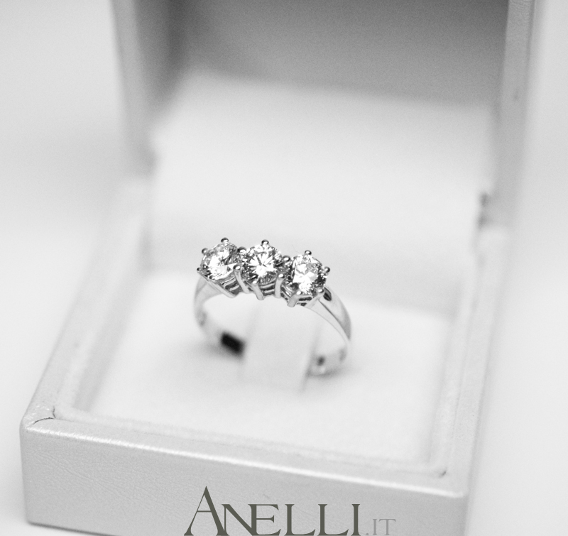 trilogy-1-50-carati-con-diamanti-colore-d-2
