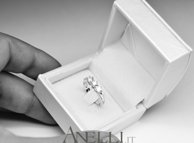 trilogy-con-diamanti-0-75-carati-colore-d-purezza-vvs1-6