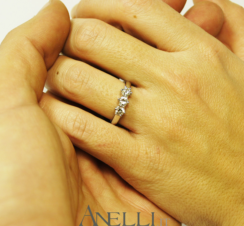 trilogy-di-diamanti-classico-0-42-carati-colore-f-purezza-massima-10